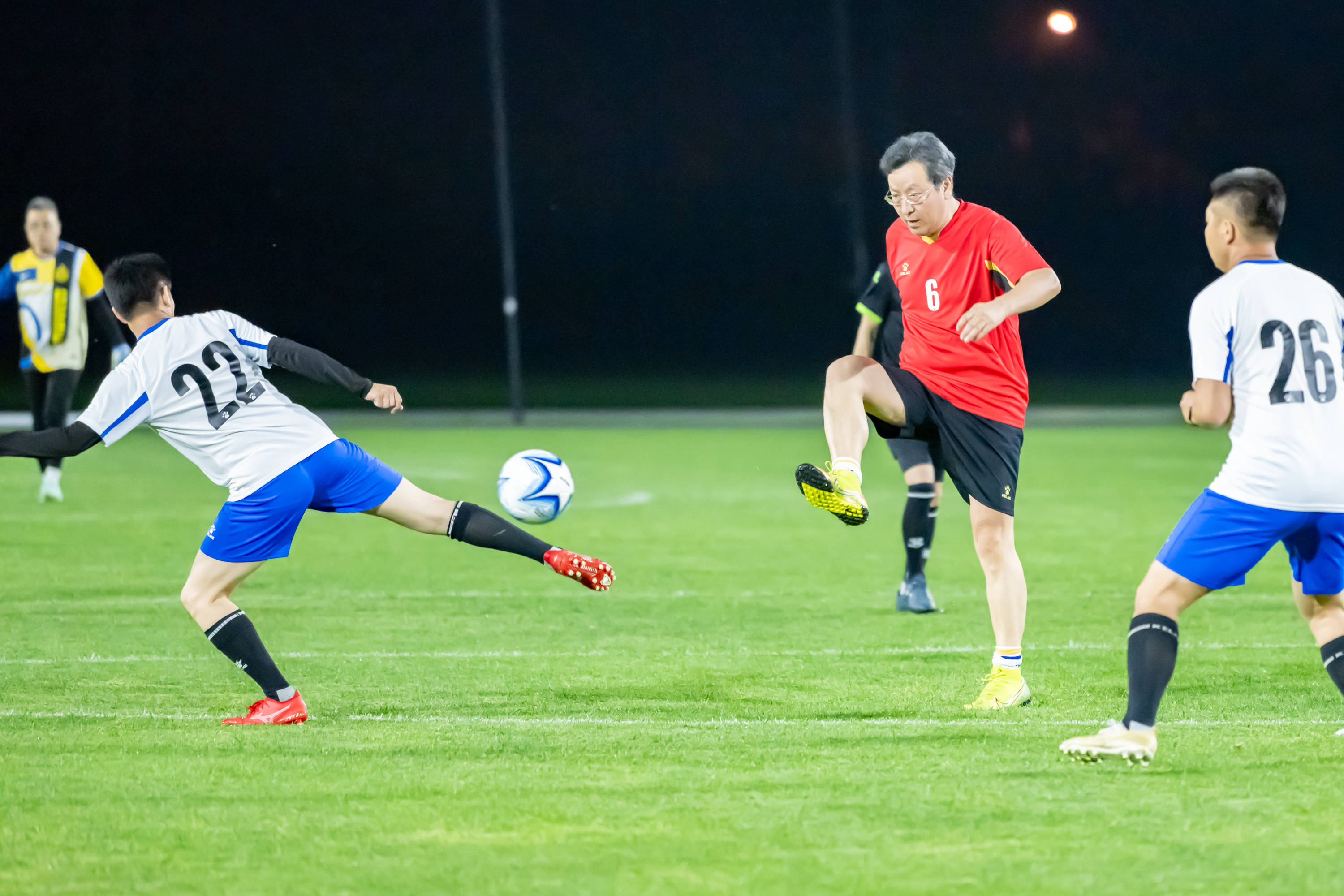 逼迫非指挥 逼迫非指挥